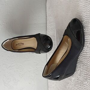 Kenneth Cole Reaction Don't Cross Me Patent Leather Wedges